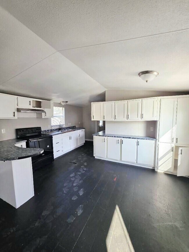 Photo - 310 Paddock St