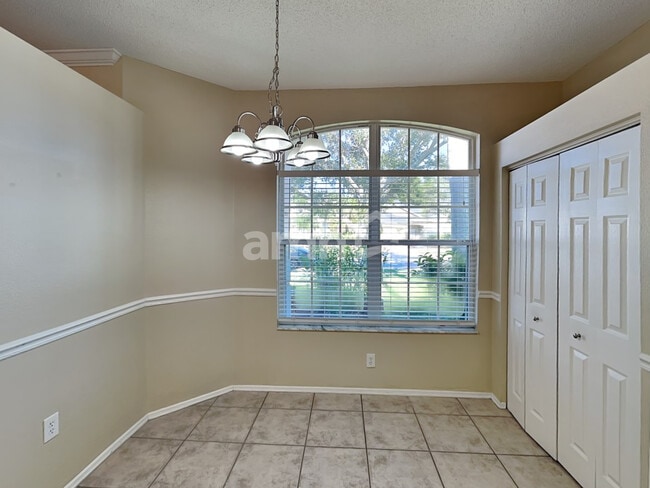 Photo - 823 Springwood Cir
