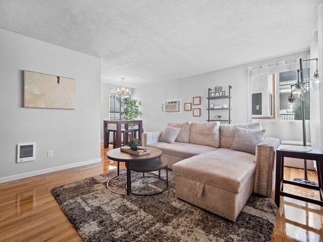 Photo - Comfort & Convenience in the Heart of Spok...