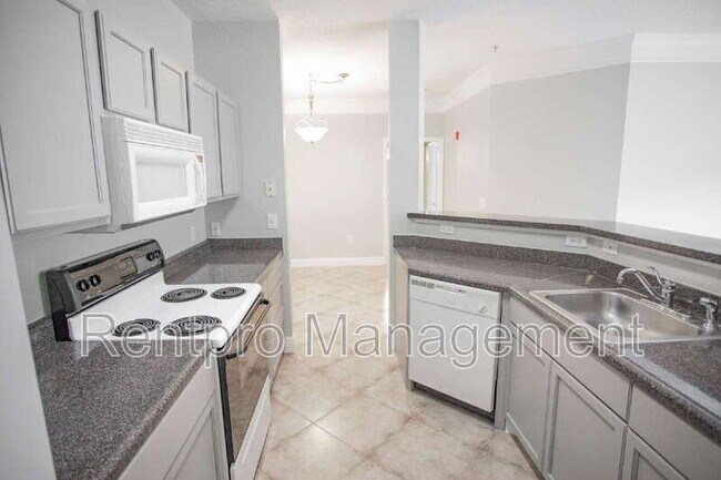 Photo - 4802 51st St W Unidad #307
