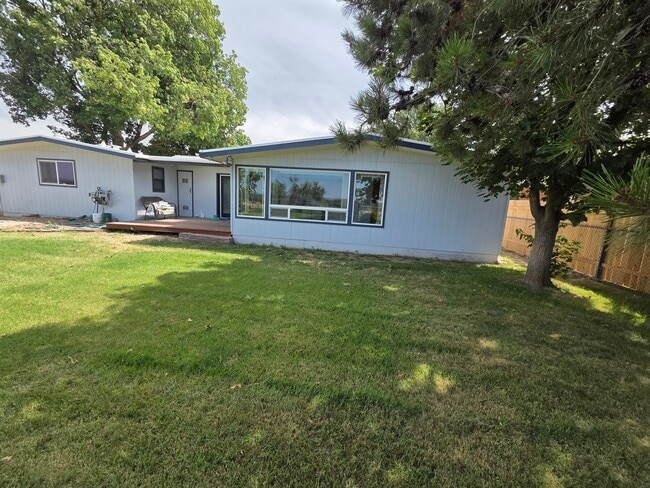 Photo - 2215 Terrace Dr House
