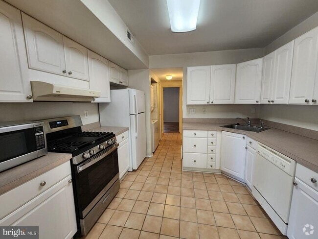 Building Photo - 2062 Royal Fern Ct Unit 28/1A Rental