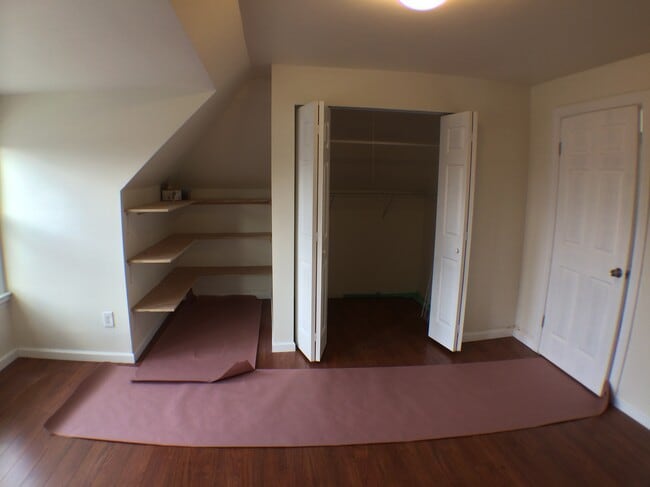 Closet - 5647 Hampton St Unit 3