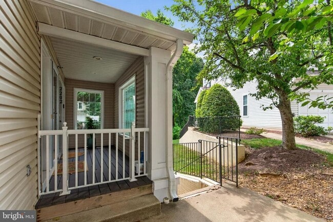 Photo - 6607 Thackwell Way