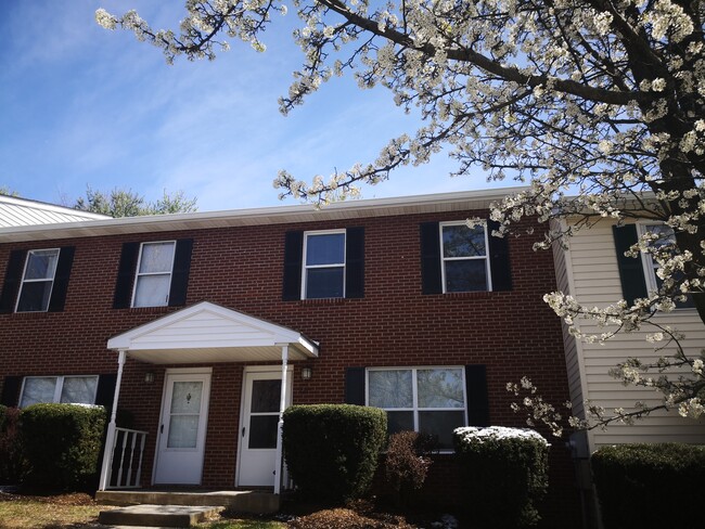 Photo - 1413 Jennifer Dr Townhome