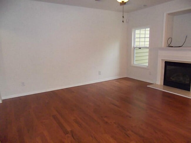 Photo - 4920 Hastings Terrace