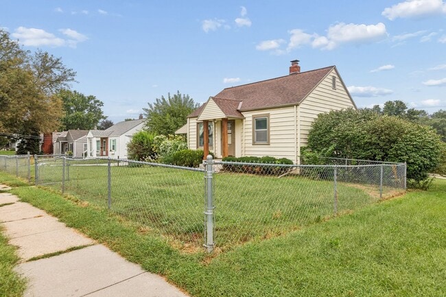 Photo - 3620 N 61st St