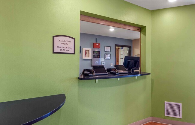 Furnished Studio-Colorado Springs