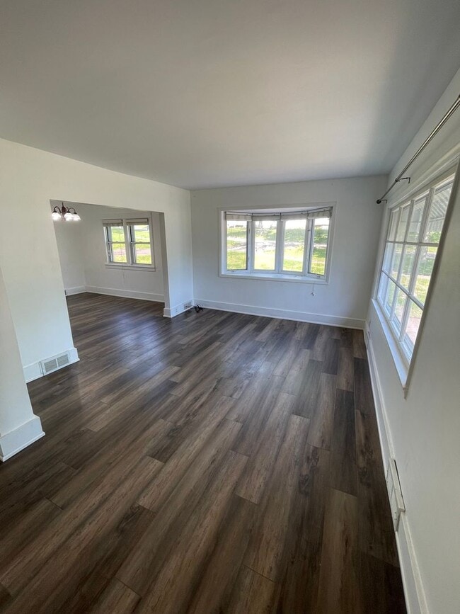 Photo - 104-104 Morley Pkwy Unit 104