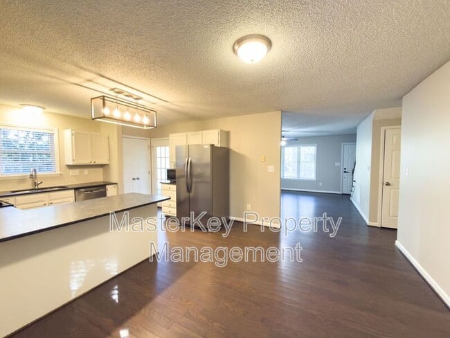 Photo - 251 Tillamook Dr