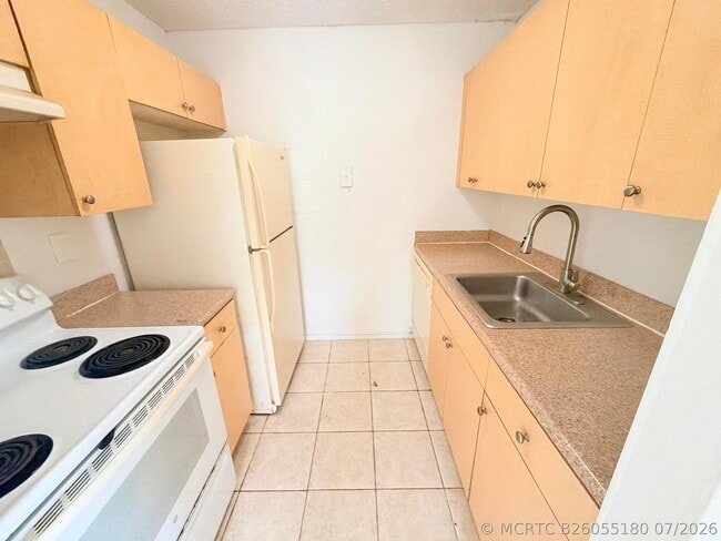 Building Photo - 1089 Benoist Farms Rd Unit 102