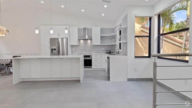 Building Photo - 15533 N Miami Lakeway Unit 202 Rental