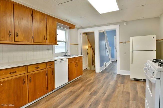 Photo - 2785 Deforest Rd SE