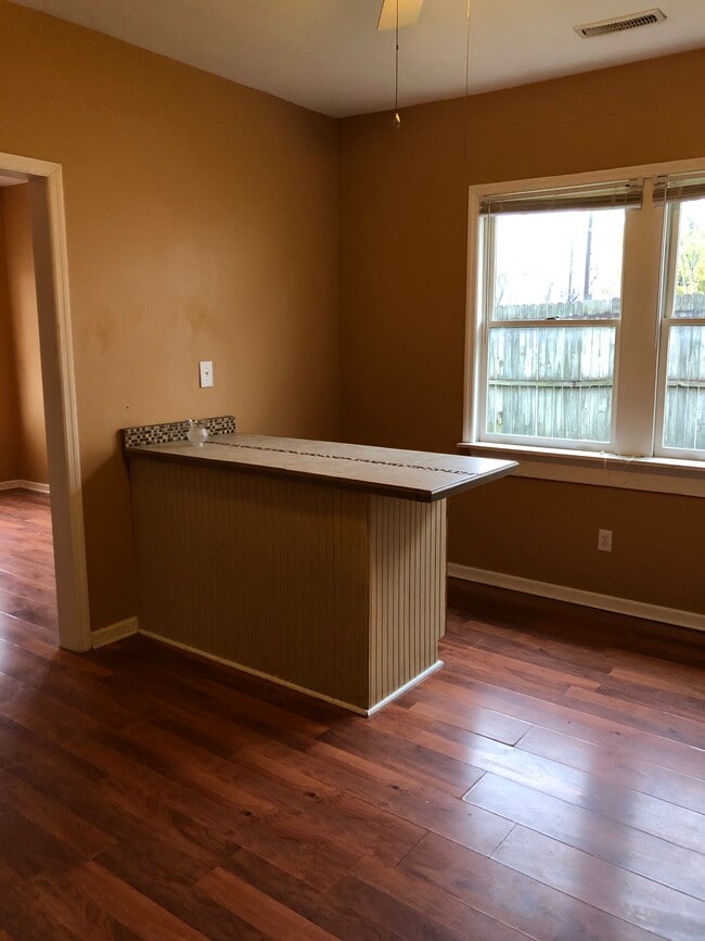 Davis Duplex-S Main St