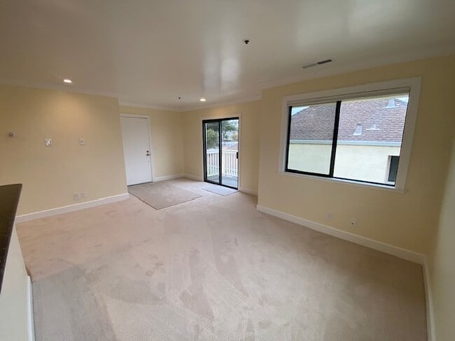 Photo - Bright & Stylish Monterey Condo