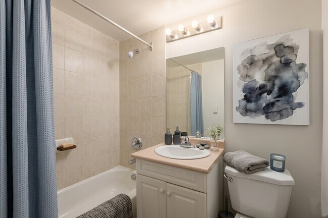 JR 1 Bedroom - Grand Avenue Apartments