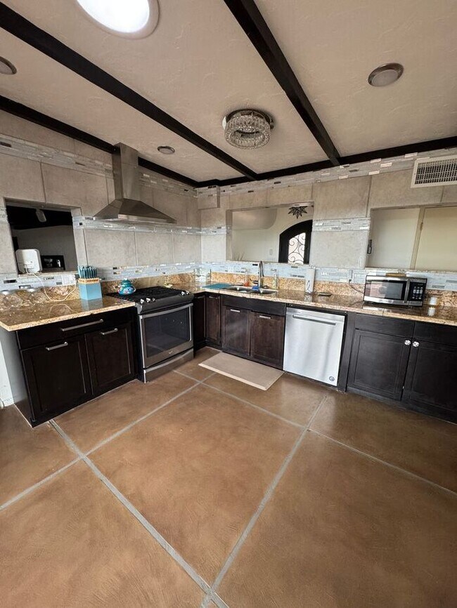 Photo - Stunning 2-Story Home!