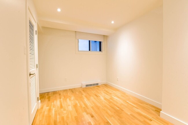 Photo - 3195 Av. Van Horne Unit 3