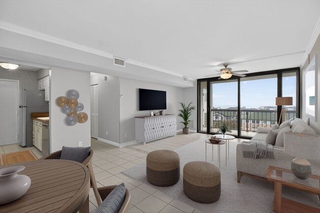 Building Photo - Stunning Condo With Exclusive Bay Views!