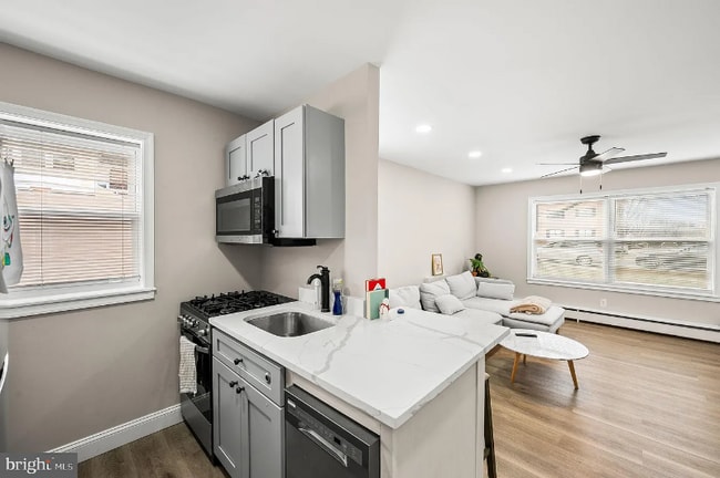 Photo - 21 W 7th St Unit B