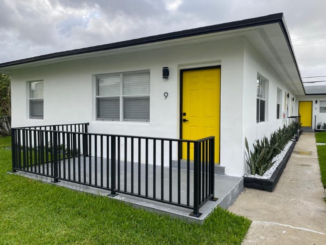 Photo - 2489 SW 27th St Unidad 9