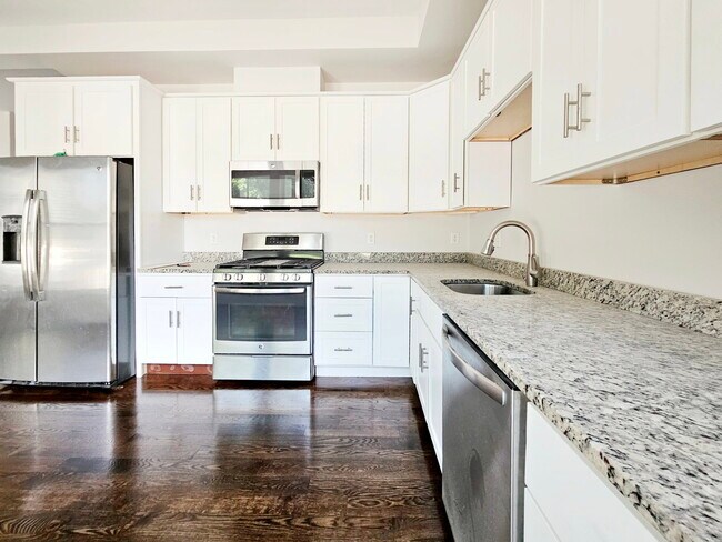 Photo - 2044 Beacon St