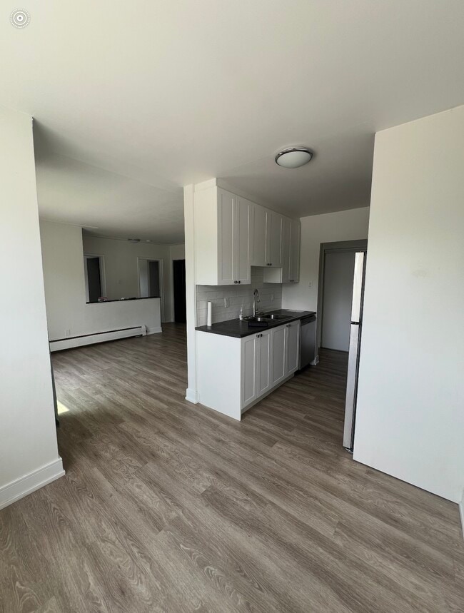 Photo - 784 Hughson St Unit 15