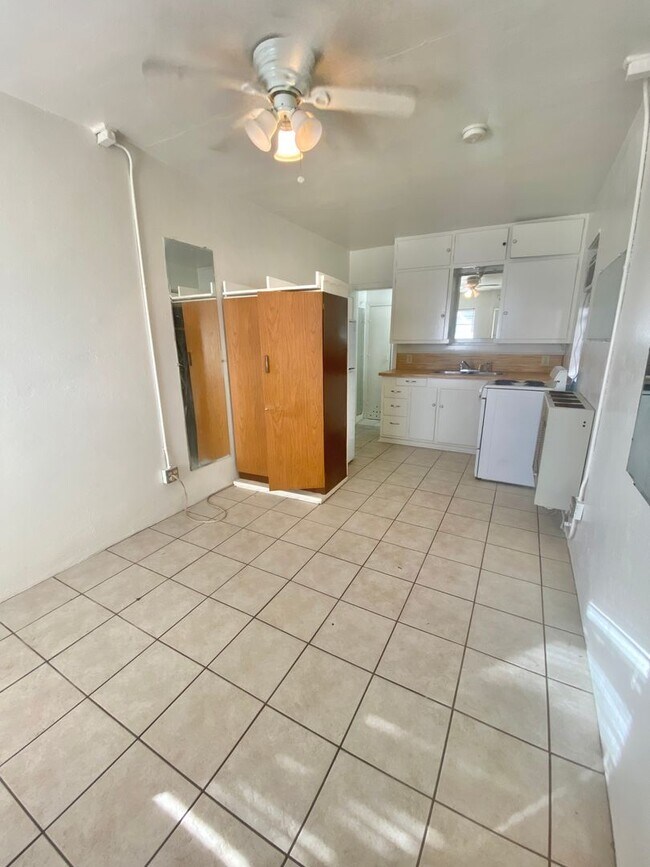 Photo - 2324 28th St Unit Rear B