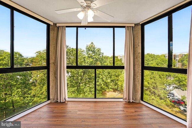 Photo - 15101 Interlachen Dr Unidad 1-722