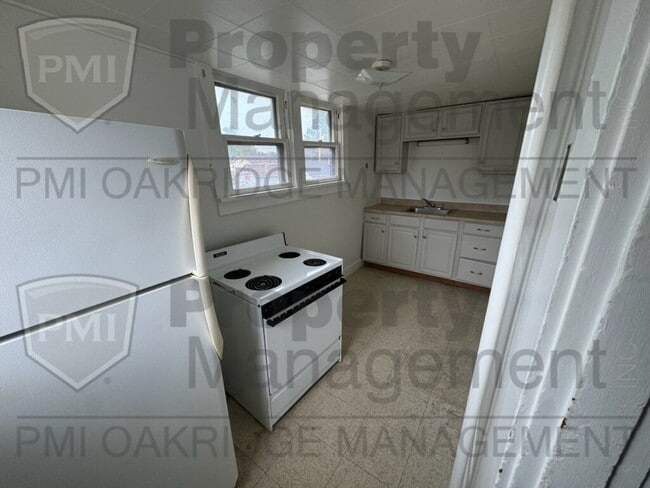 Photo - Upper 1 Bedroom 1 Bath Apartment