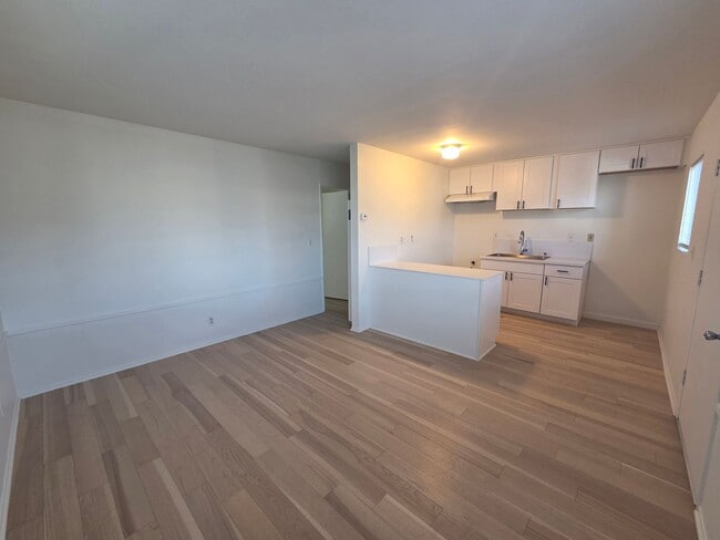 Photo - Small 1+1 first floor apartment in Port Hueneme - newly remodeled!