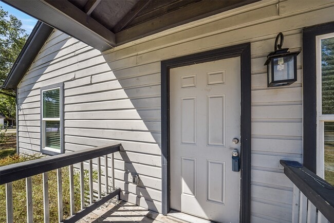 Photo - 307 Penick Rd