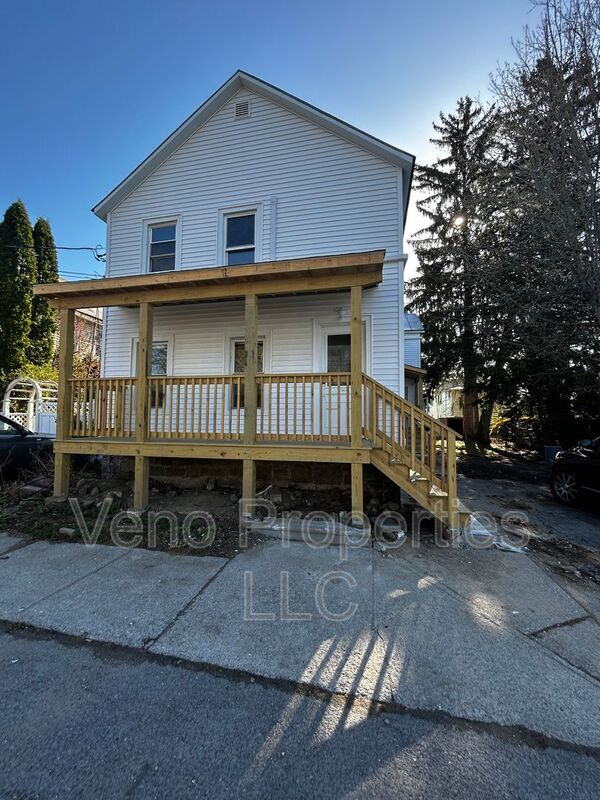 Building Photo - 96 Walworth St Rental