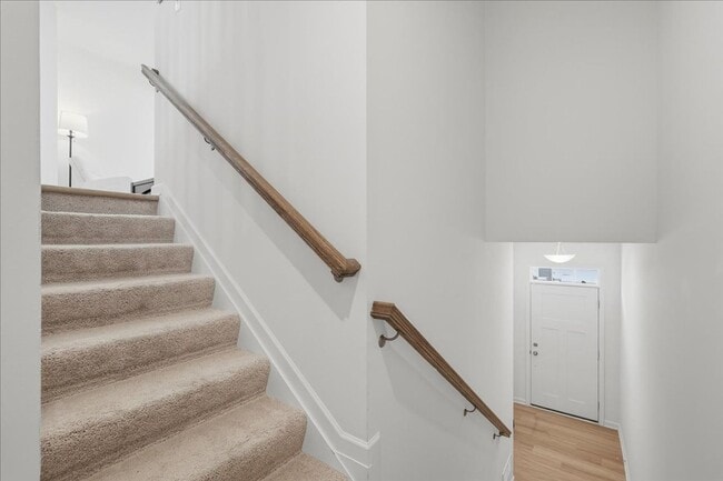 Photo - Beautifully UPDATE Townhome FOR LEASE