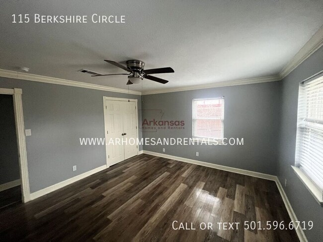 Photo - 115 Berkshire Cir
