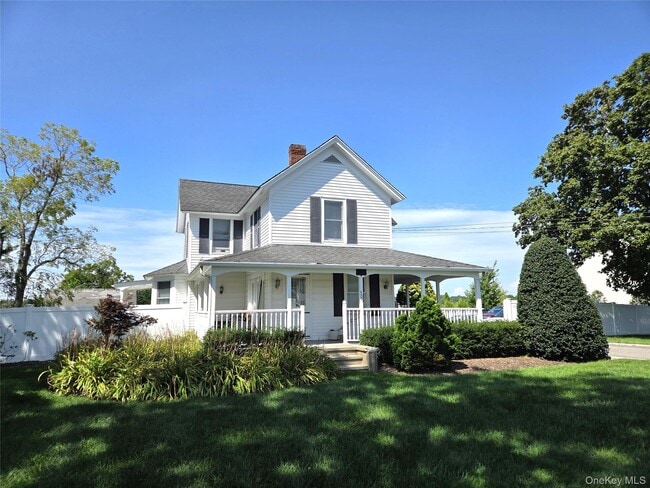 305 Edwards Ave