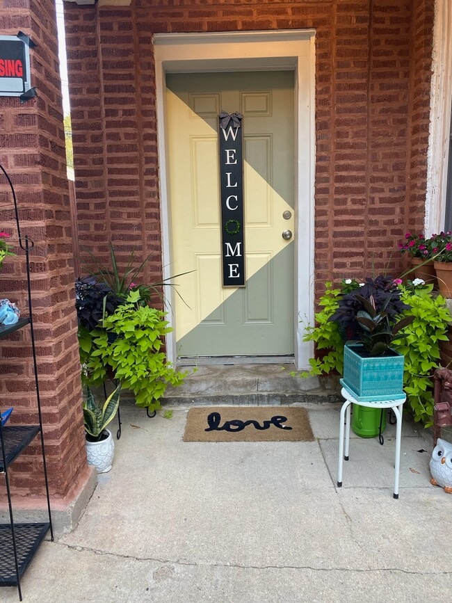 Main Entrance - 3310 W Division St Unit Casa Bella