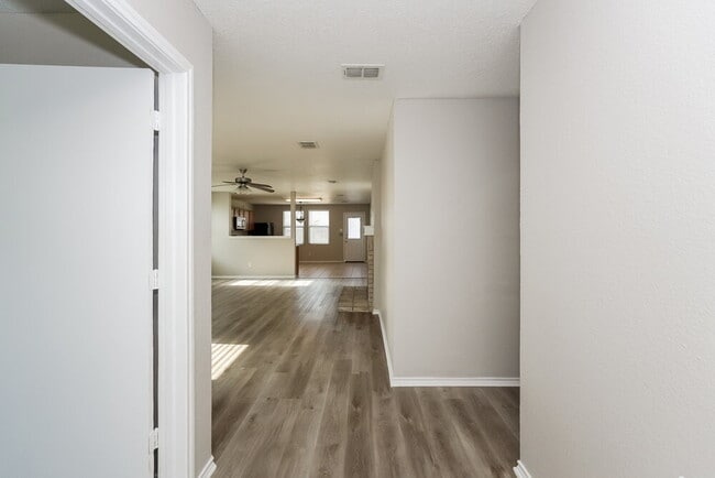 Photo - 3969 Irish Setter Dr