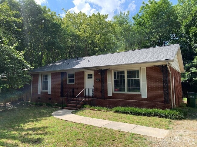 Building Photo - 1425 Woodhill Ln Rental