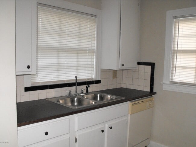 Photo - 2351 Ernest St Unit 1