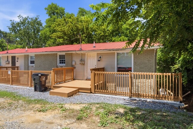 Photo - 2 Bed / 1 Bath. Pet Friendly. Off street parking. Unit 2