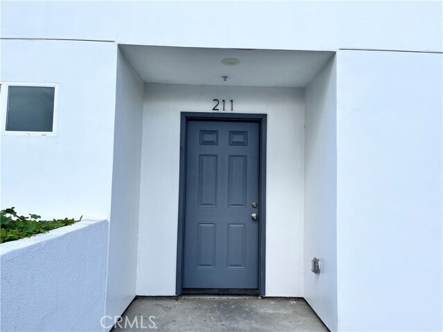 211 W 43rd St
