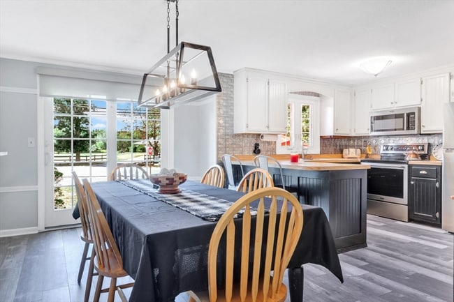 Photo - 395 Donohue Rd