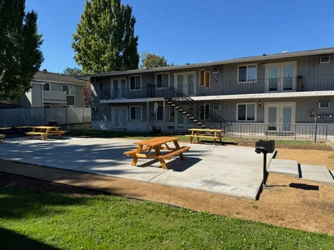 Building Photo - 624 Berrydale Ave Unit 27