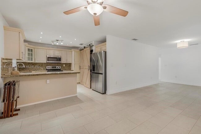 Photo - 5850 SW 149th Ave