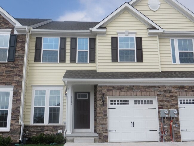 Building Photo - Spacious, Large, Luxury 3 Bedroom Townhouse in Hockessin, Delaware