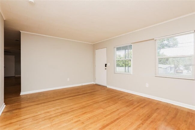 Photo - 6908 Ambassador Dr