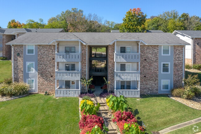 Royal Oaks Apartments - Royal Oaks Apartments