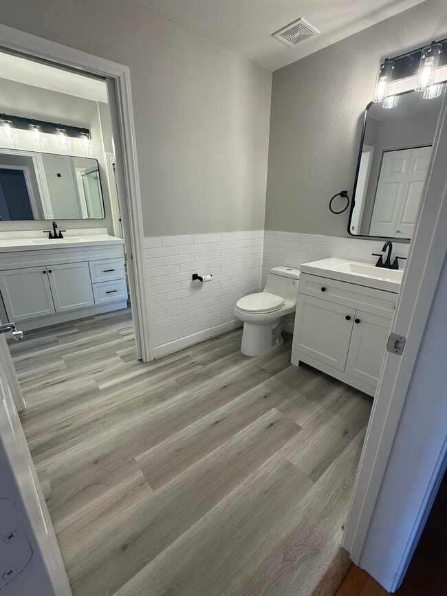 Renovated Bathroom - 59 E Agate Ave Unit 401