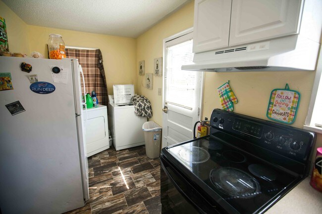 Photo - 224 S Kilbourne Rd